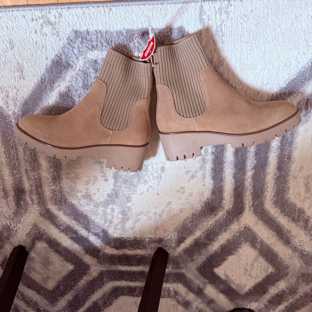 Blondo Dexter Waterproof Lug Sole Boot in Taupe Tan 7.5 NWT - Picture 6 of 15